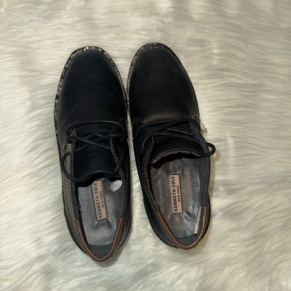 Kenneth Cole New York- kids shoes size 1- new without tag and box